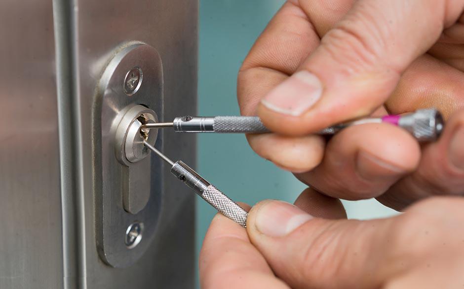 ouverture de porte claquée serrurier Noiseau