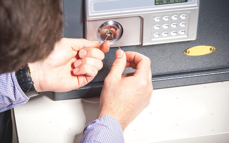 ouverture de porte claquée serrurier Noiseau